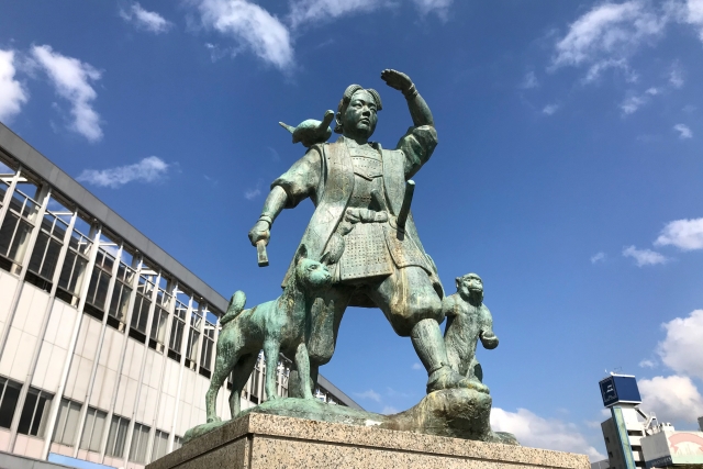 ももたろう銅像